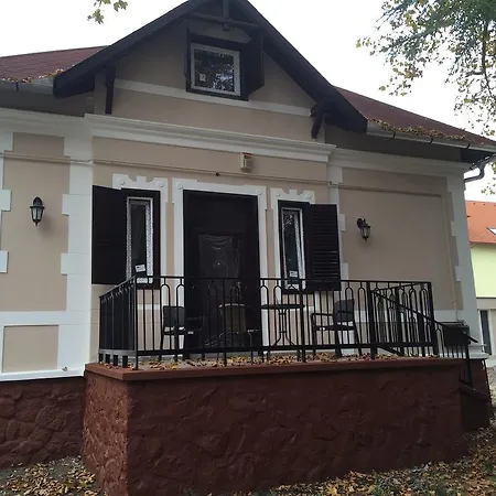 Casa de hóspedes Smeraldo Kastely Szallo Siófok
