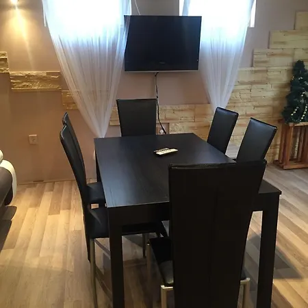 Casa de hóspedes Smeraldo Kastely Szallo