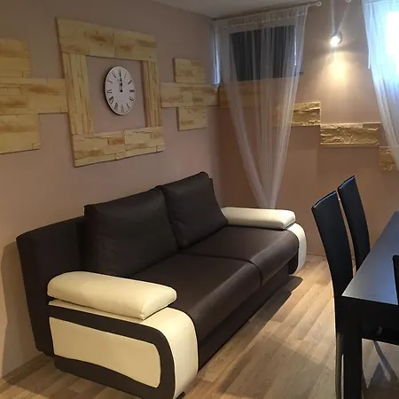 Casa de hóspedes Smeraldo Kastely Szallo *