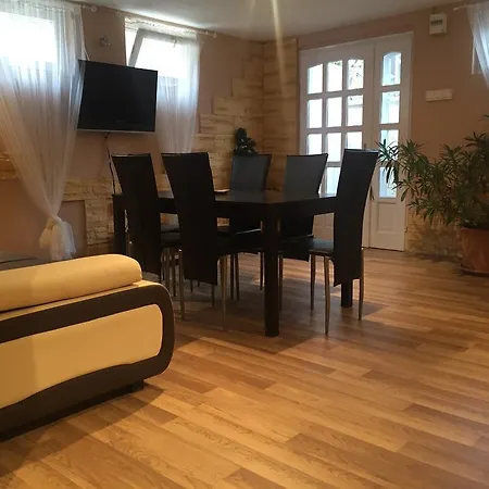 Casa de hóspedes Smeraldo Kastely Szallo Siófok