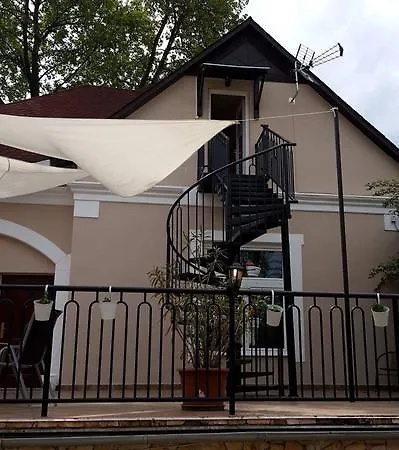 Smeraldo Kastely Szallo * Siófok