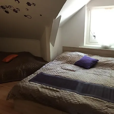 Smeraldo Kastely Szallo Casa de hóspedes *