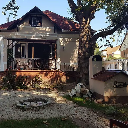Smeraldo Kastely Szallo Casa de hóspedes